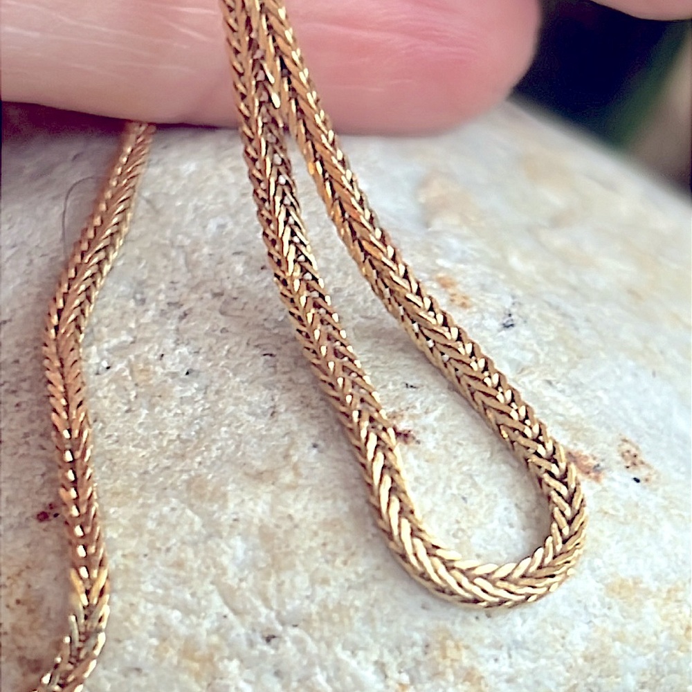 Elegant 14k Gold Chain Necklace - Picture 6 of 7
